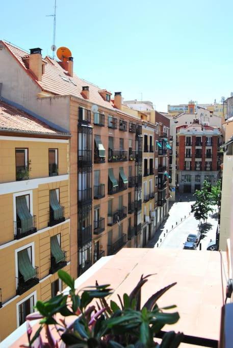 El Apartamento En Opera Palacio Real Madrid Luaran gambar