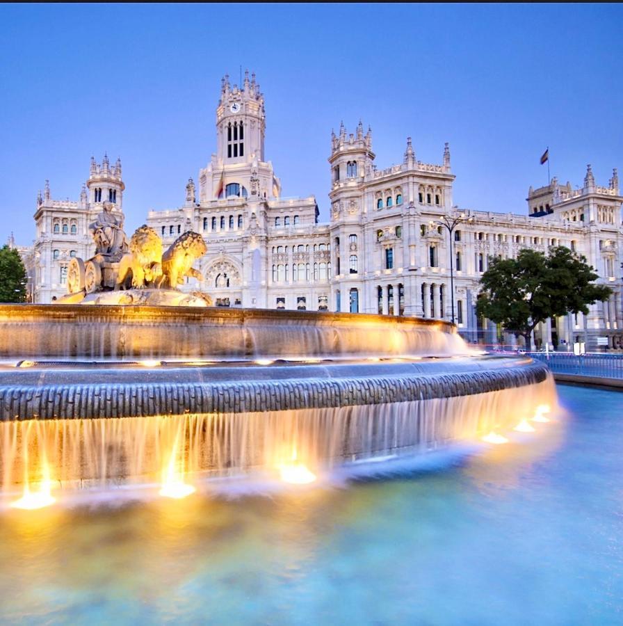 El Apartamento En Opera Palacio Real Madrid Luaran gambar