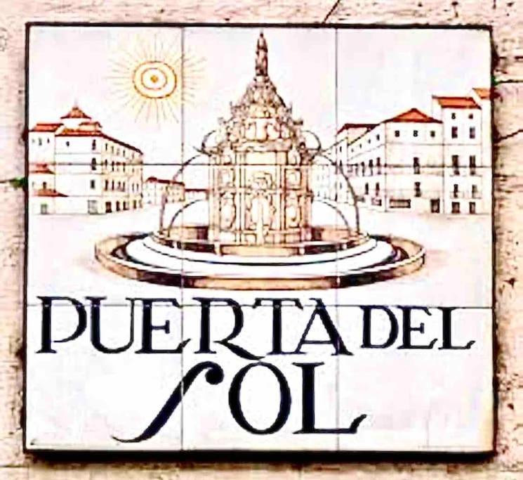 El Apartamento En Opera Palacio Real Madrid Luaran gambar