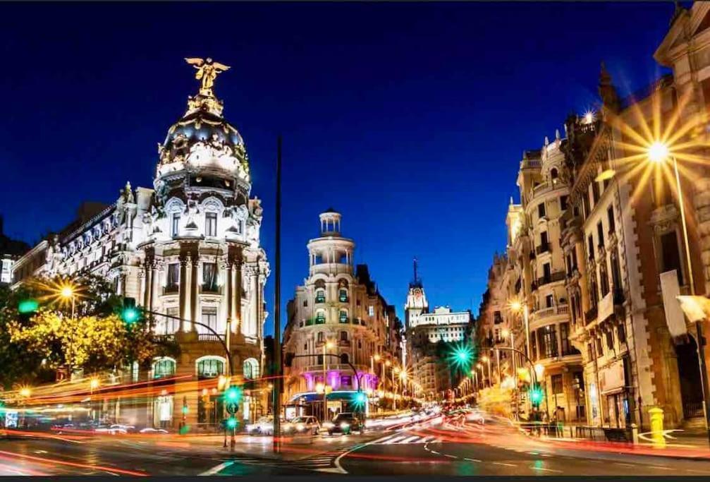 El Apartamento En Opera Palacio Real Madrid Luaran gambar